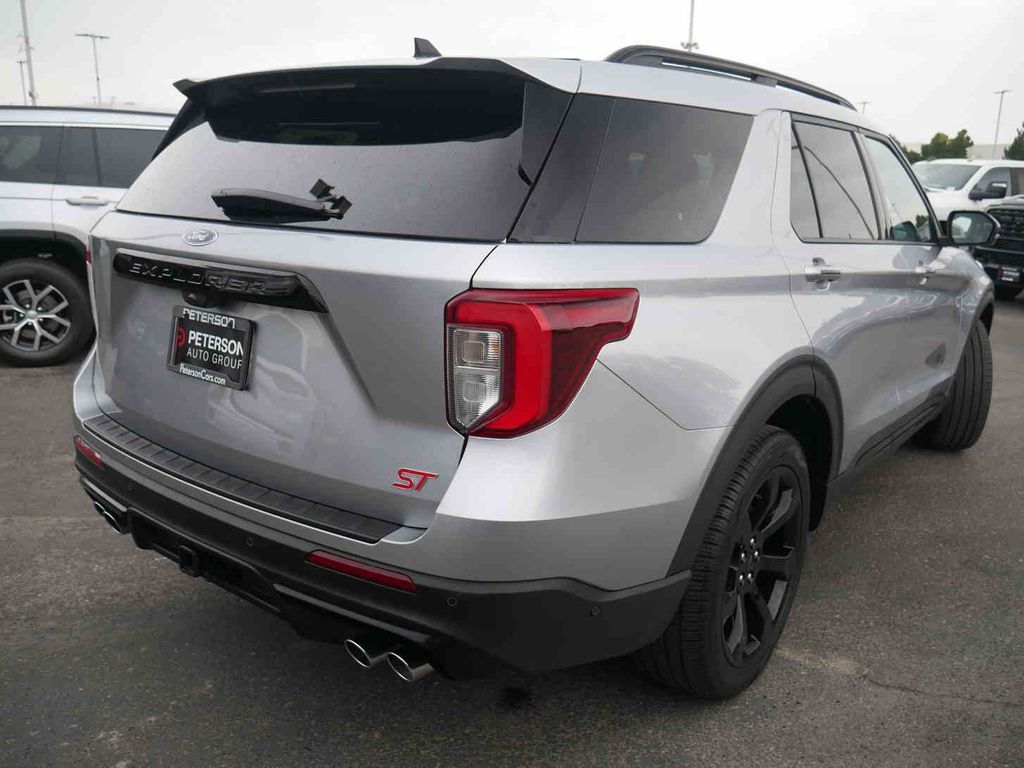 2024 Ford Explorer ST photo 20