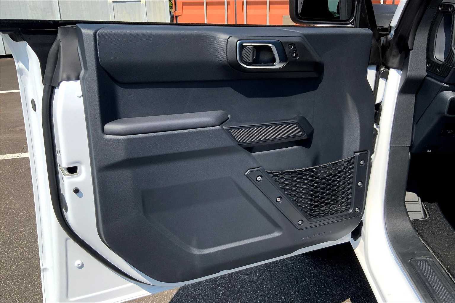 2025 Ford Bronco Base photo 10