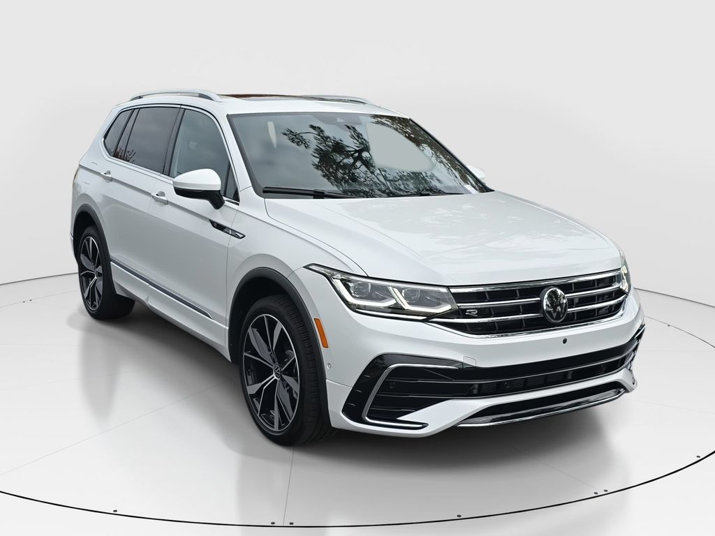 2024 Volkswagen Tiguan SEL R-Line Black photo 2