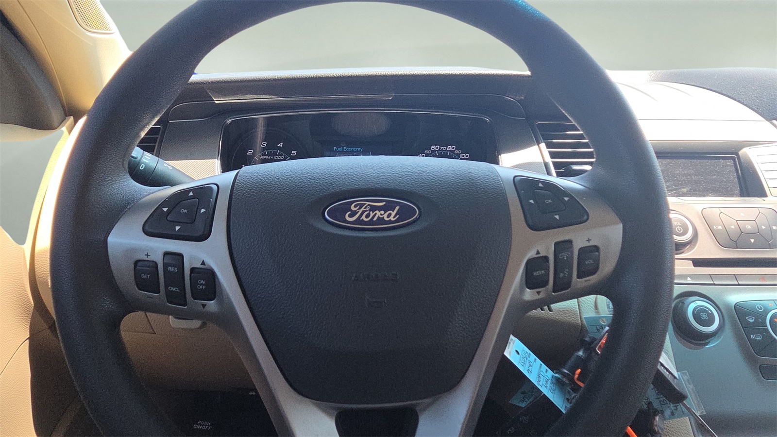 2018 Ford Taurus SE photo 10