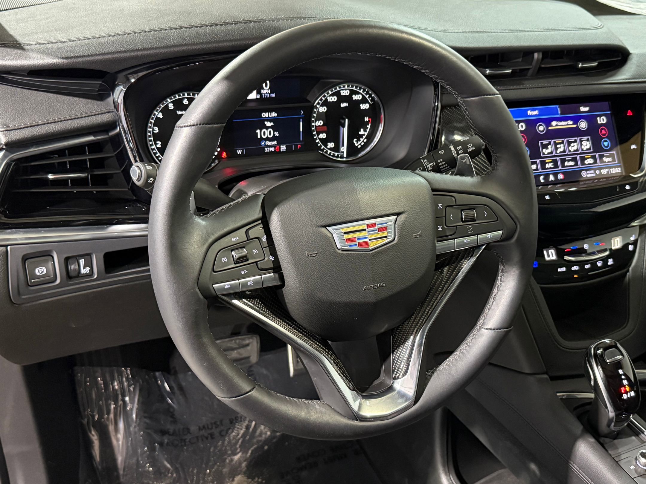 2024 Cadillac XT6 Sport photo 3