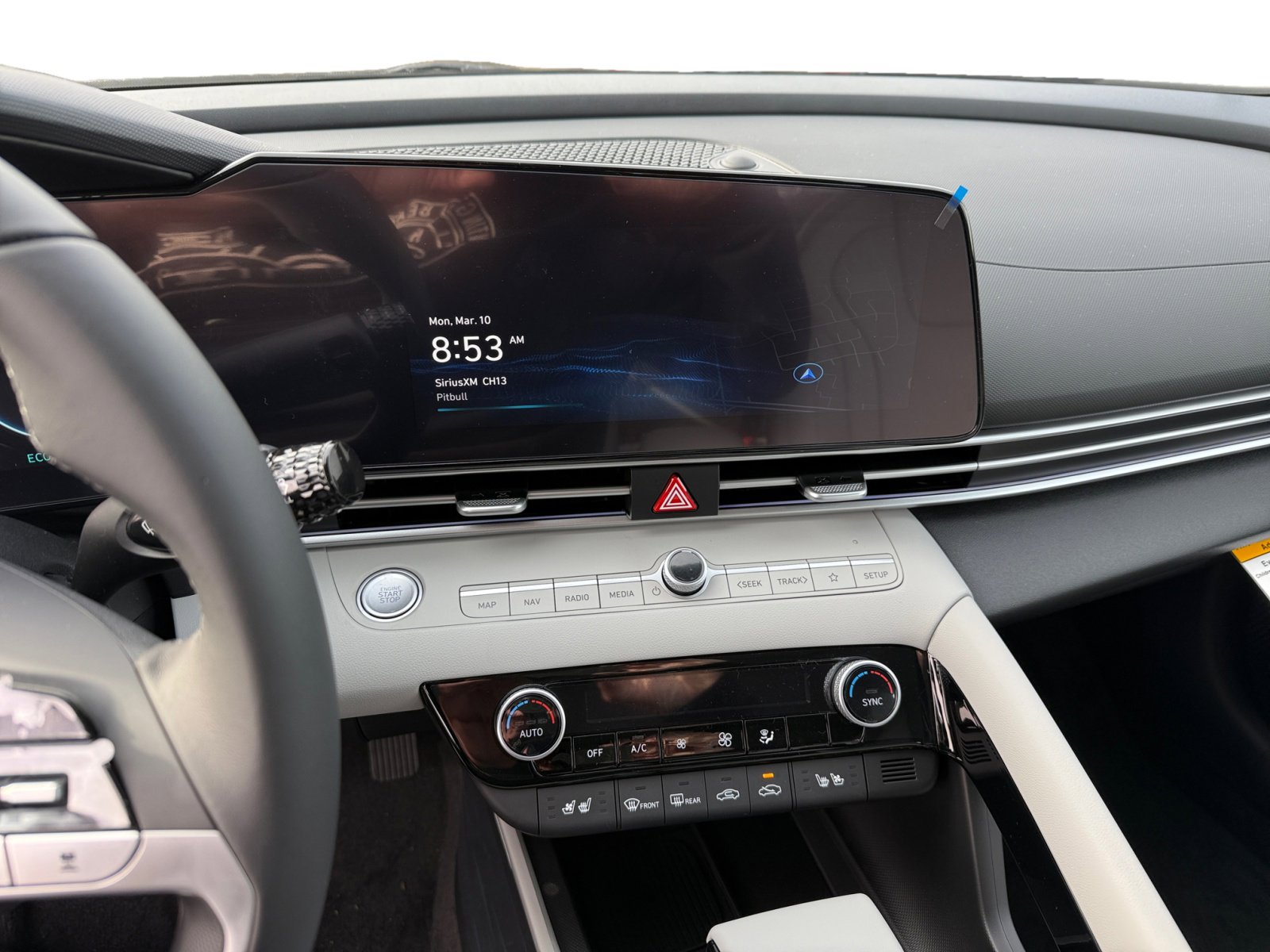 2025 Hyundai Elantra Hybrid Limited photo 12