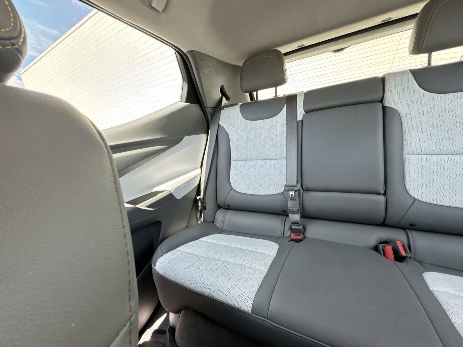 2022 Chevrolet Bolt EUV Premier photo 12
