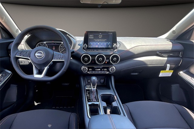 2025 Nissan Sentra SR Midnight Edition photo 5
