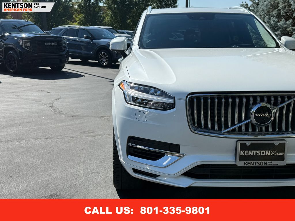 2022 Volvo XC90 Recharge T8 Inscription photo 12