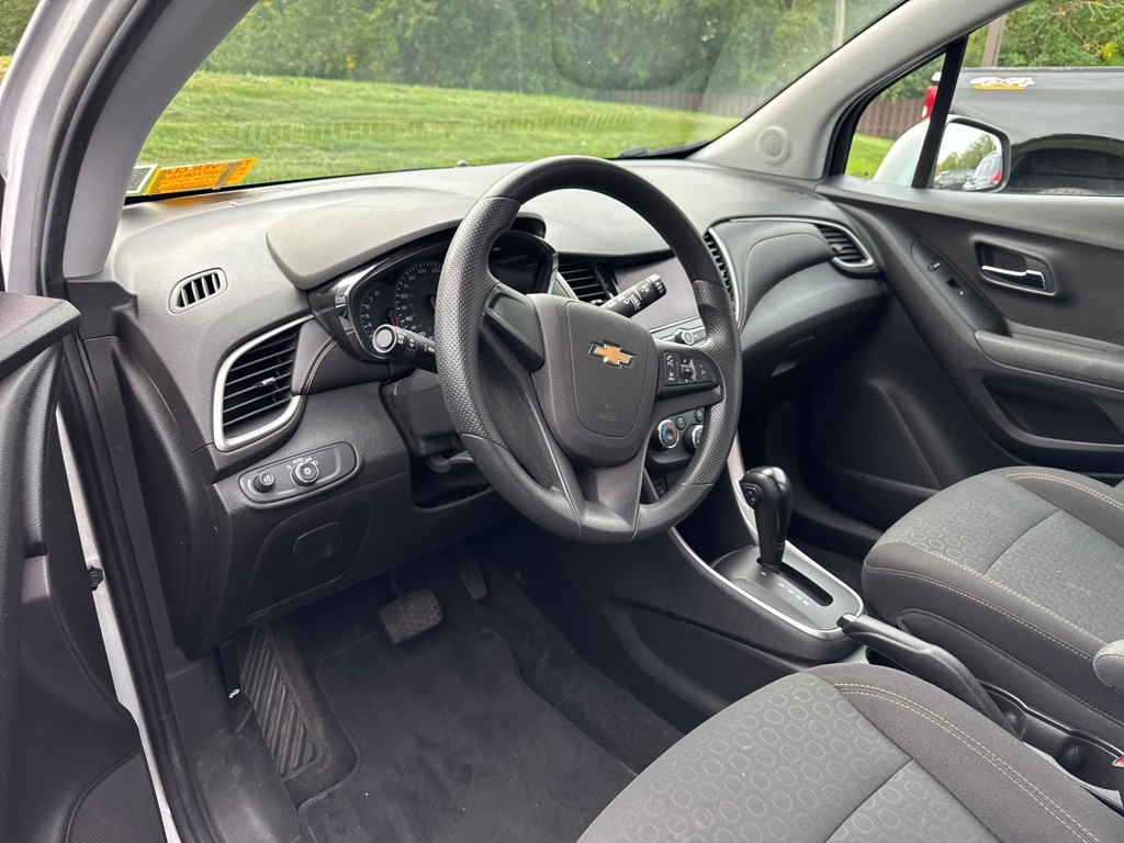 2020 Chevrolet Trax LS photo 6