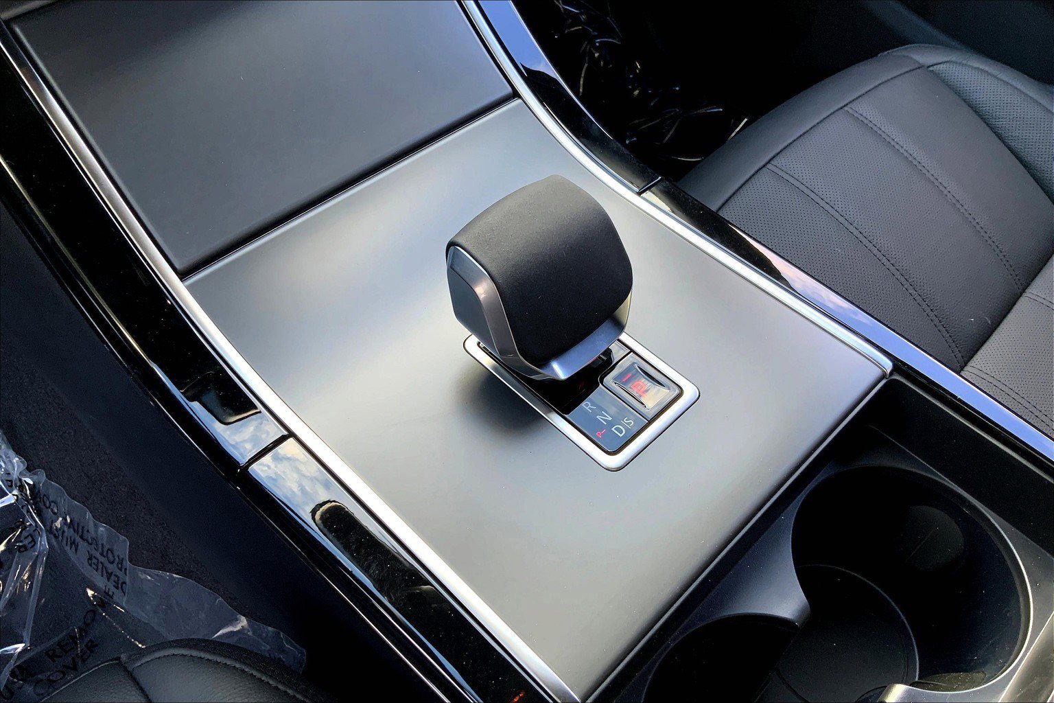 2026 Land Rover Range Rover Evoque S photo 4