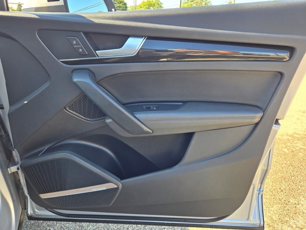2020 Audi Q5 45 Premium Plus photo 7
