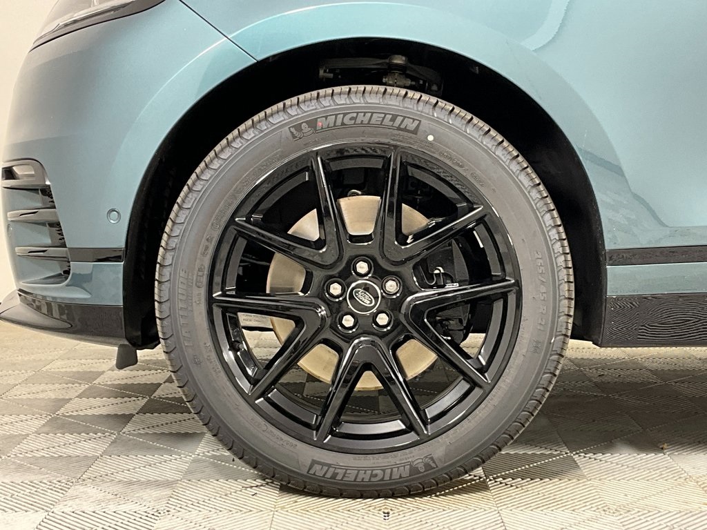 2026 Land Rover Range Rover Velar SE photo 9