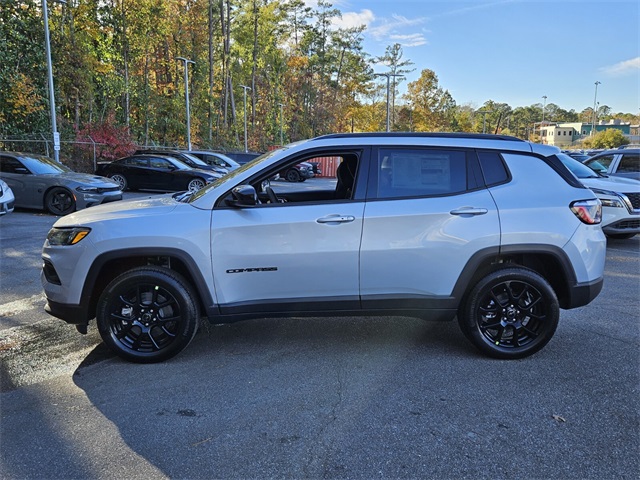2026 Jeep Compass Latitude Altitude photo 4