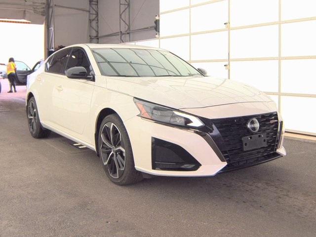 2024 Nissan Altima 2.5 SR photo 2