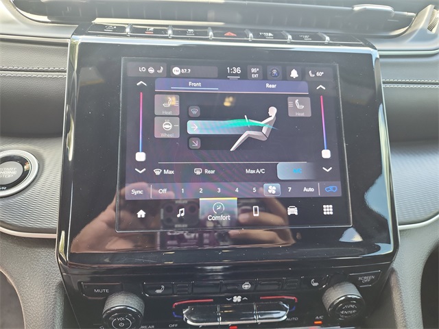 2023 Jeep Grand Cherokee Laredo Altitude photo 20