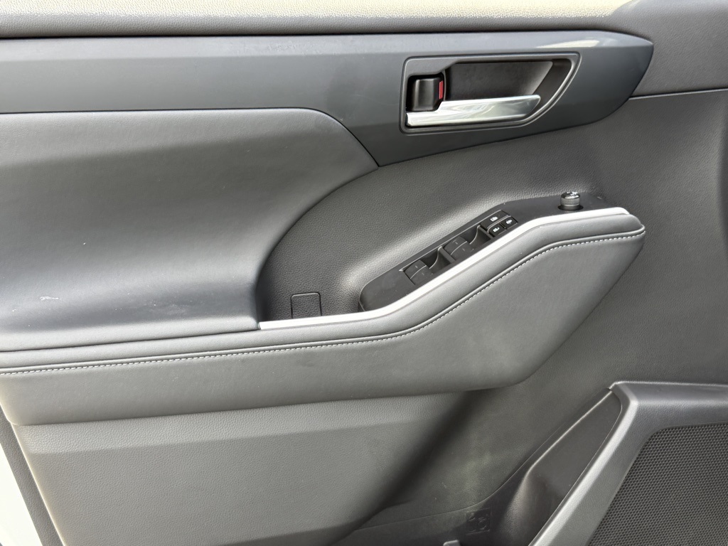 2023 Toyota Highlander XLE photo 15
