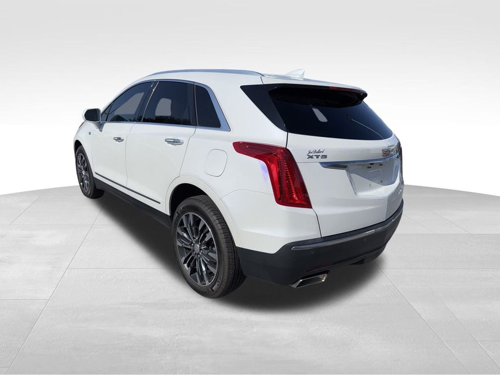2017 Cadillac XT5 Premium Luxury photo 2