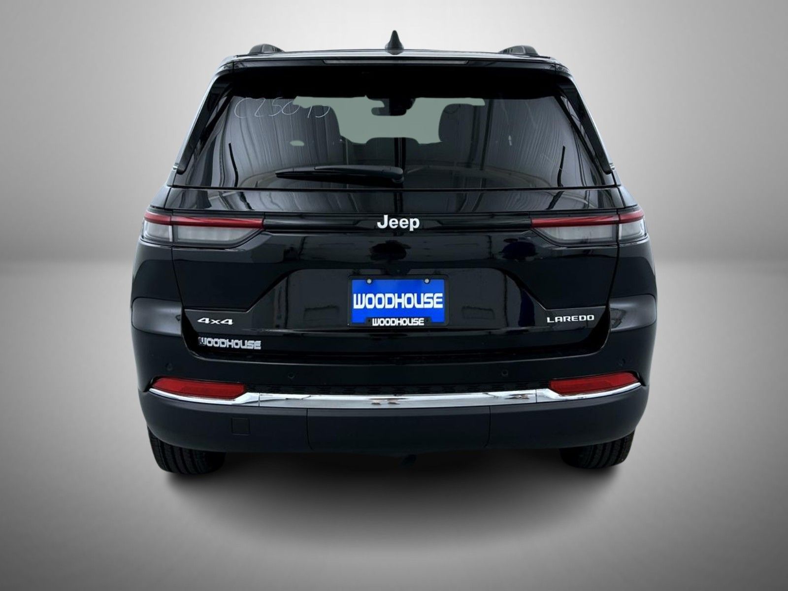 2025 Jeep Grand Cherokee Laredo Altitude photo 6
