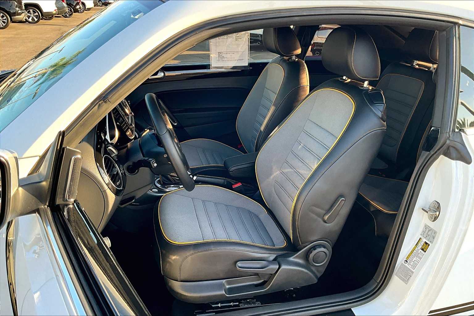 2018 Volkswagen Beetle Dune photo 7