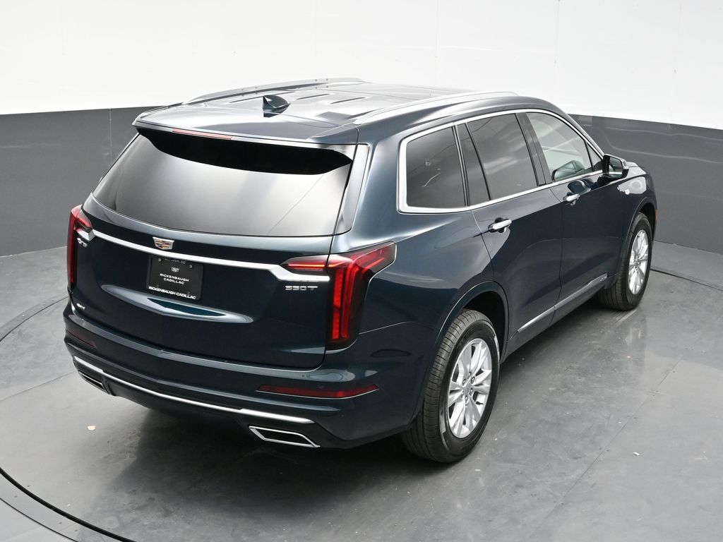 2025 Cadillac XT4 Luxury photo 33