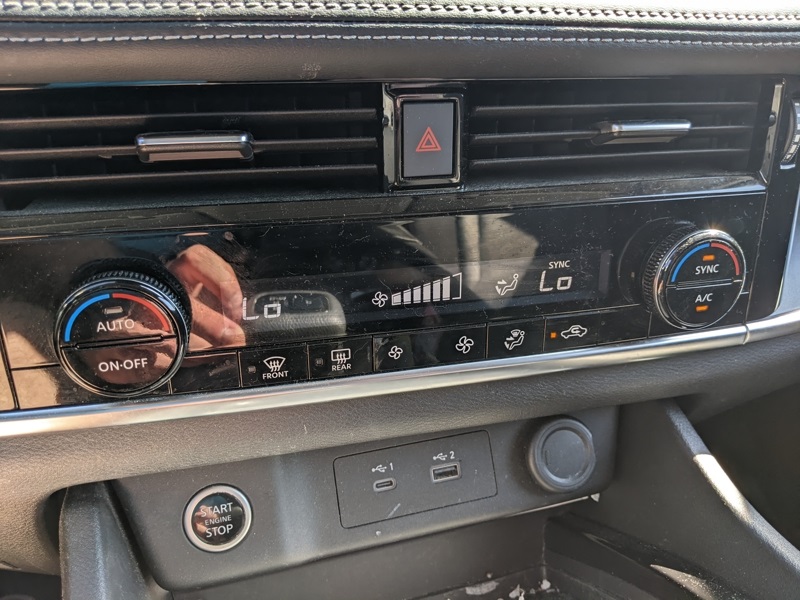 2021 Nissan Rogue SV photo 15