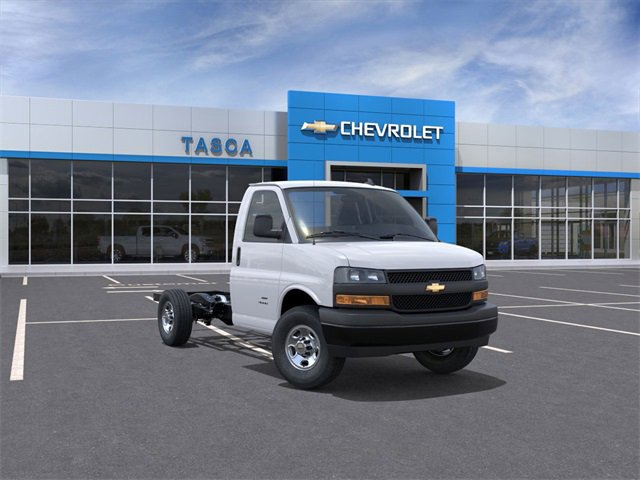 2025 Chevrolet Express Cutaway Base's photo