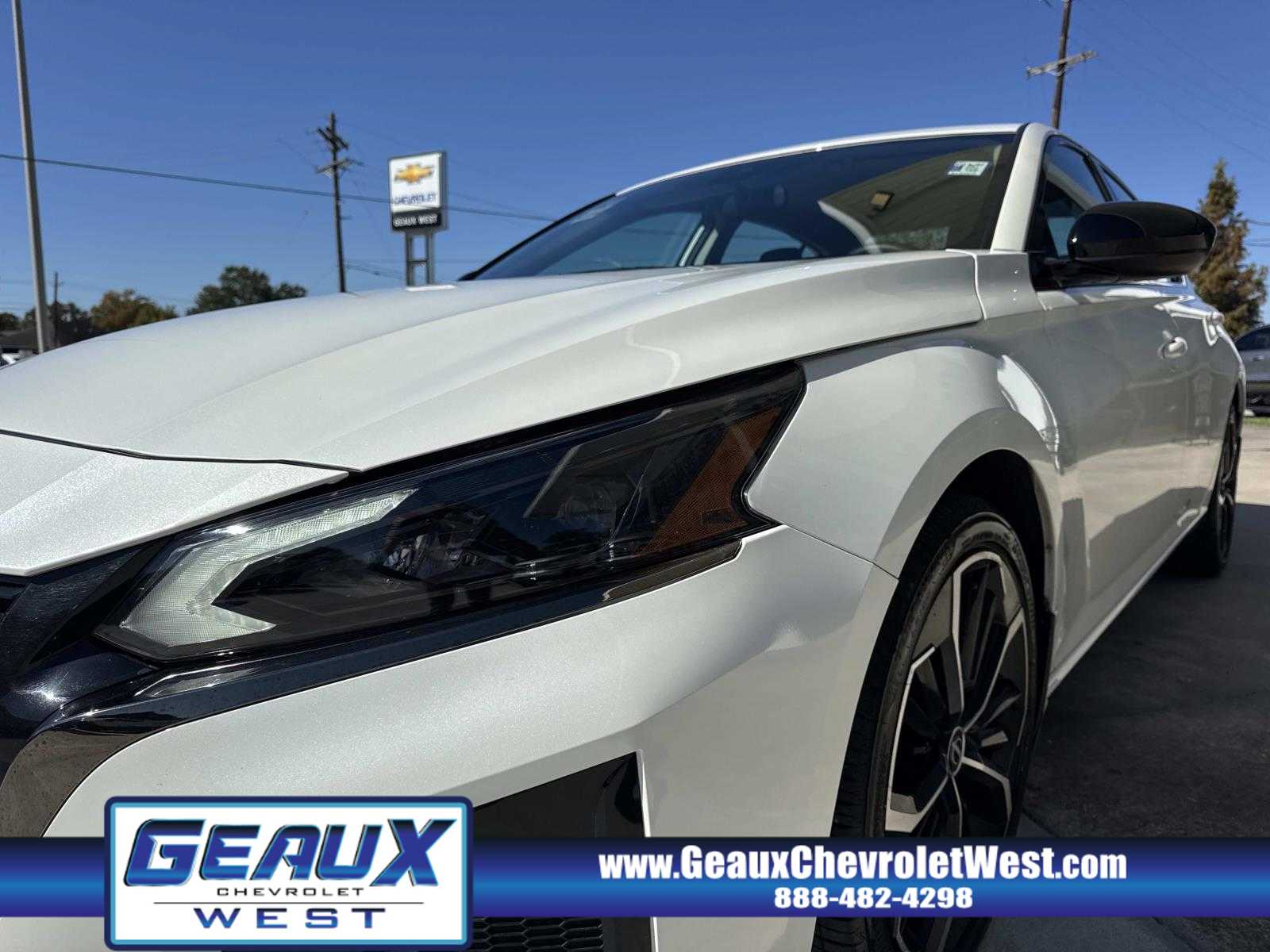 2025 Nissan Altima SR photo 4