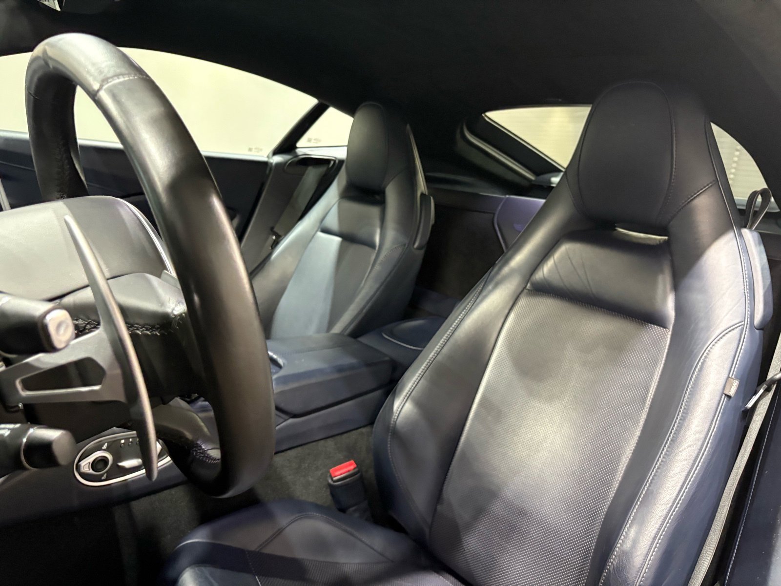 2019 Aston Martin Vantage AM6 photo 12