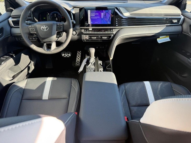 2026 Toyota Camry SE photo 12