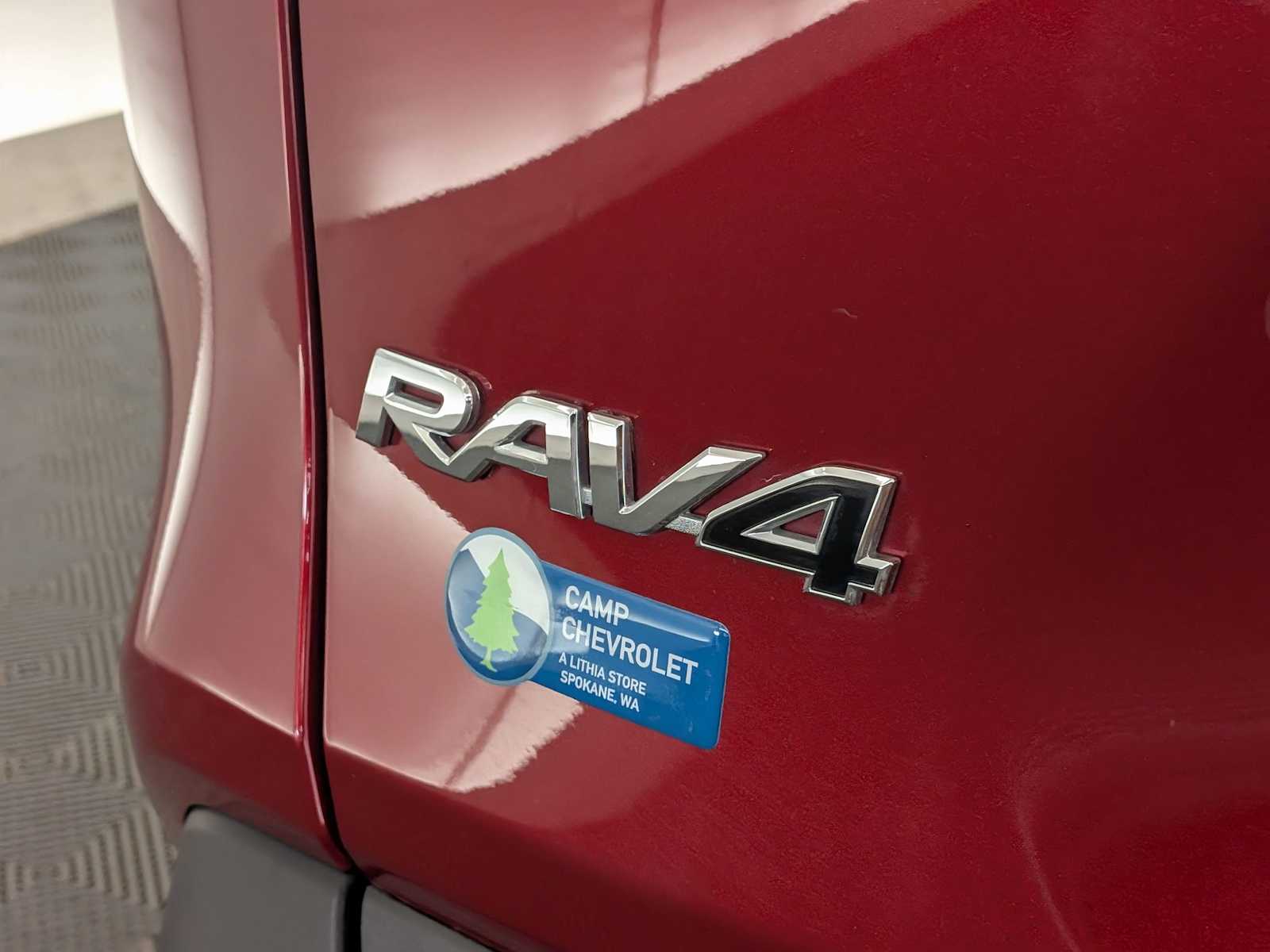 2024 Toyota RAV4 XLE photo 12