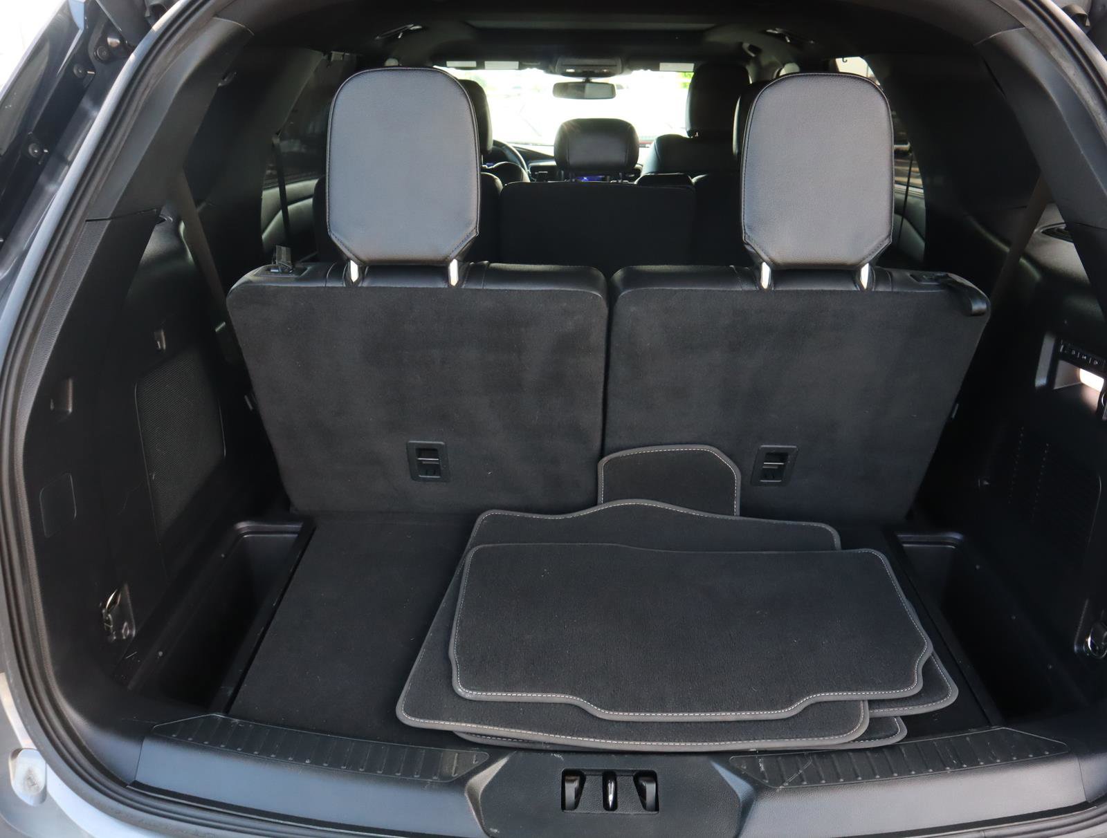 2021 Ford Explorer ST photo 24