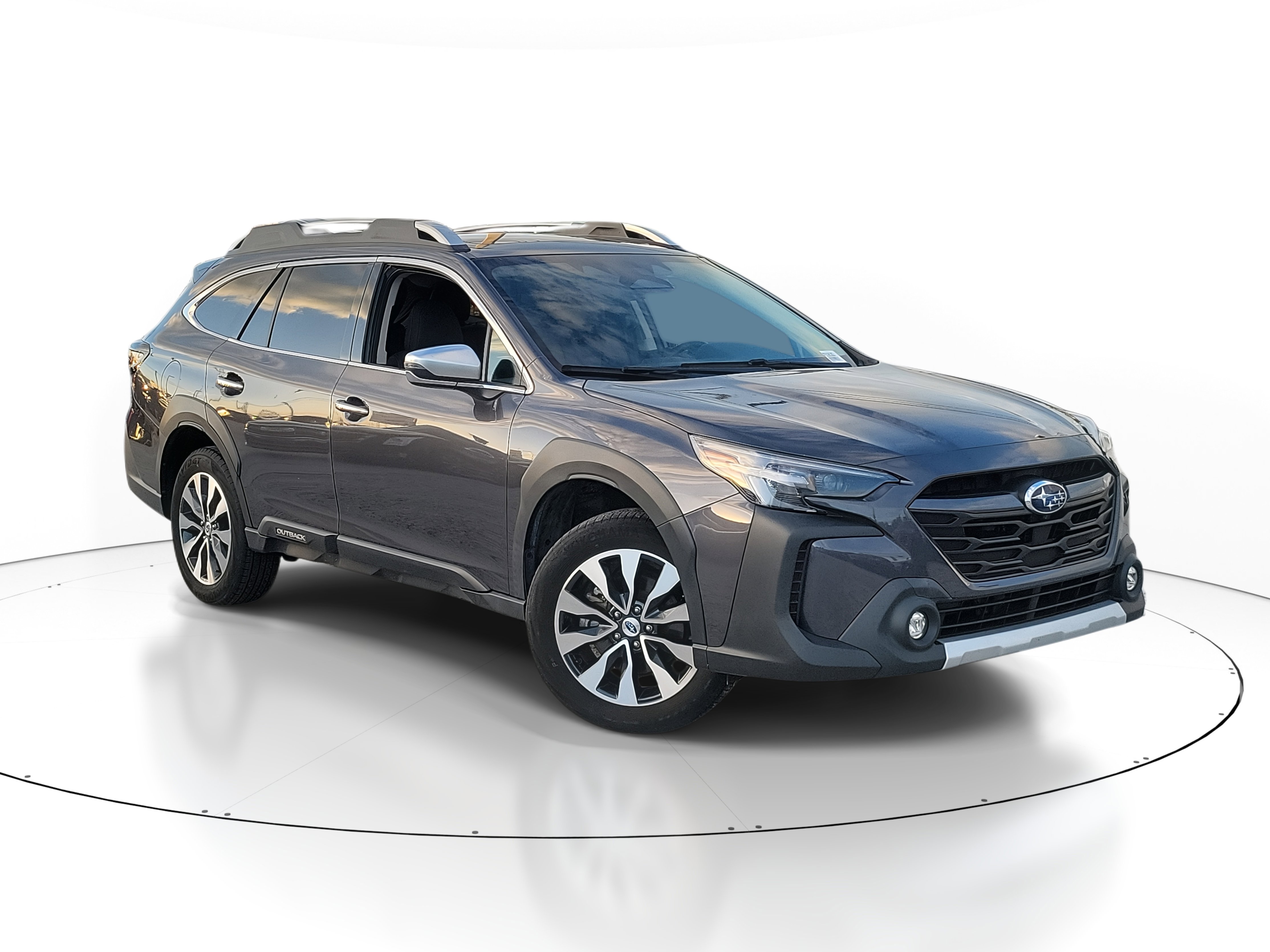 2023 Subaru Outback Touring's photo