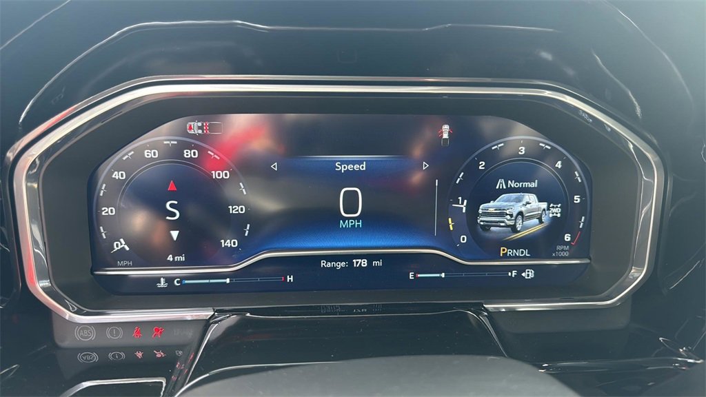 2025 Chevrolet Silverado 1500 LT photo 11