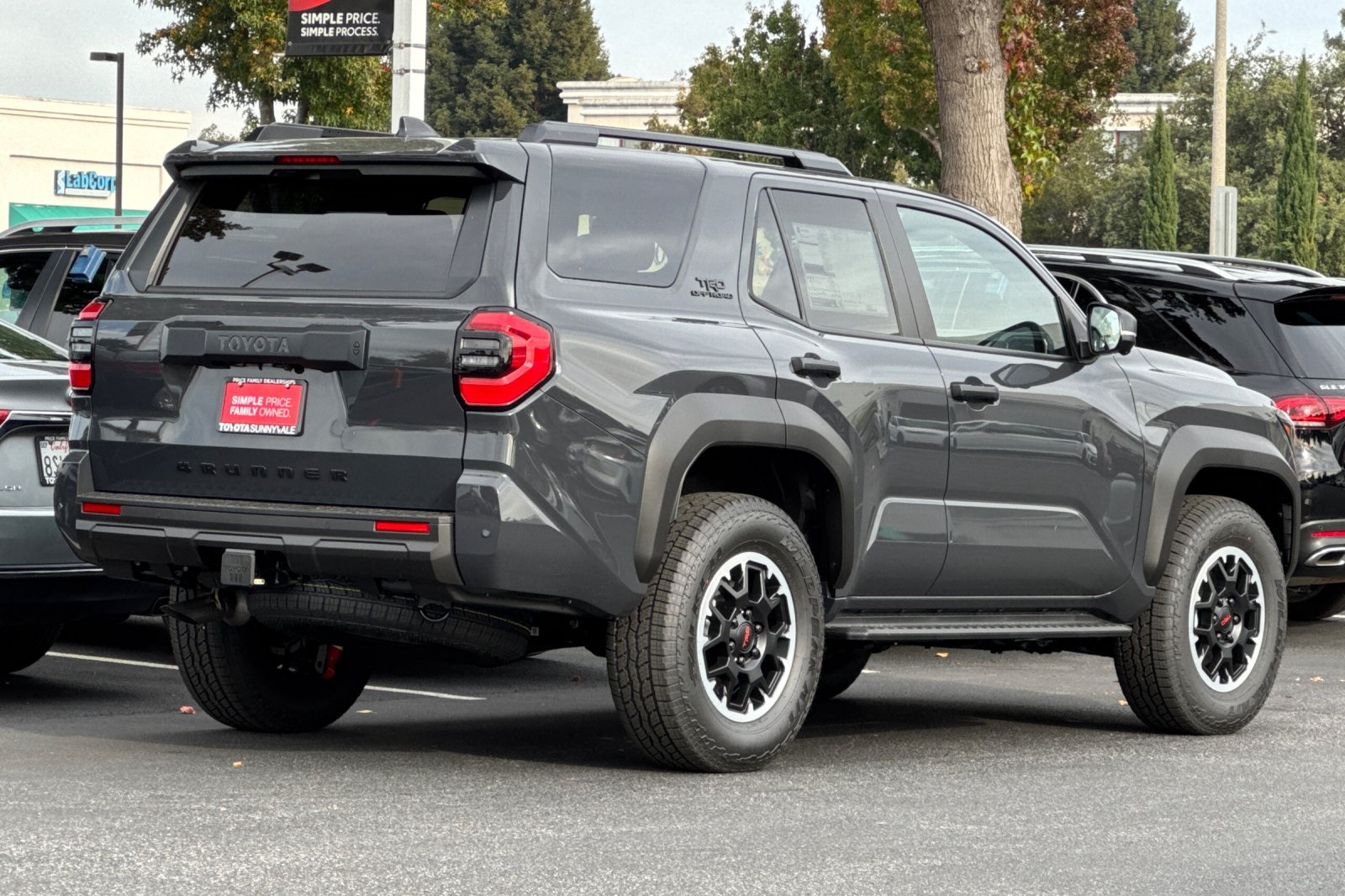 2025 Toyota 4Runner TRD Off-Road Premium photo 3