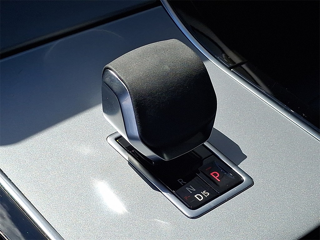 2024 Land Rover Range Rover Evoque S photo 18
