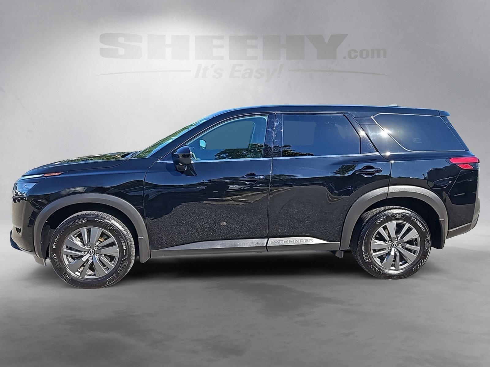 2024 Nissan Pathfinder S photo 2