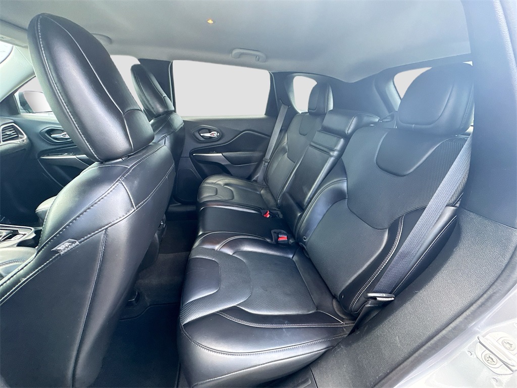 2019 Jeep Cherokee Limited photo 22