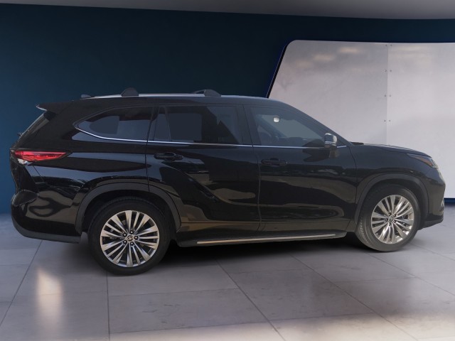 2022 Toyota Highlander Platinum photo 6