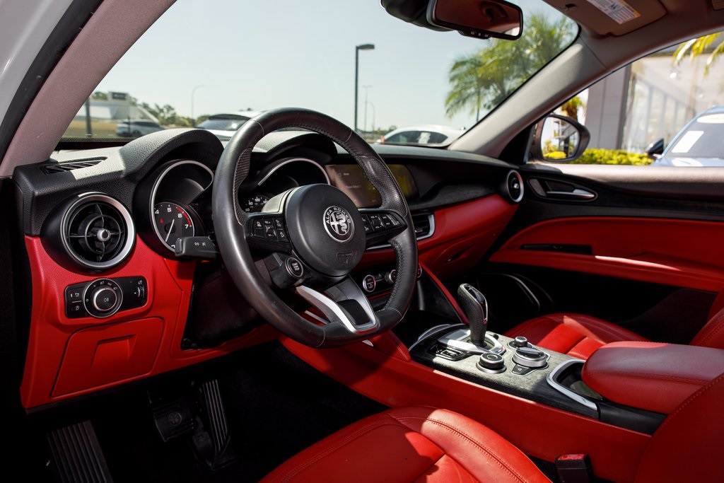 2021 Alfa Romeo Stelvio Sport Base photo 15