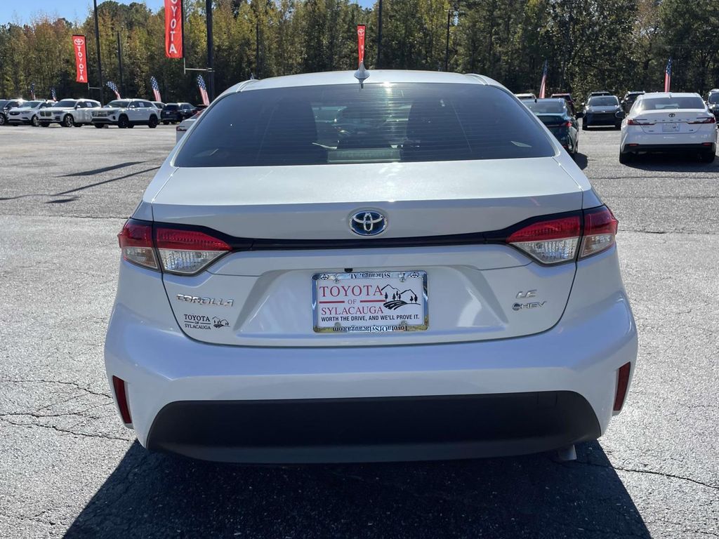 2025 Toyota Corolla Hybrid LE photo 3