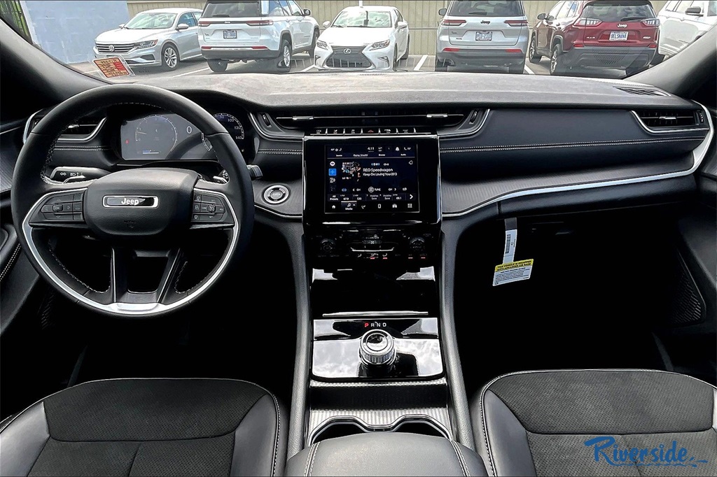2025 Jeep Grand Cherokee Altitude X photo 5