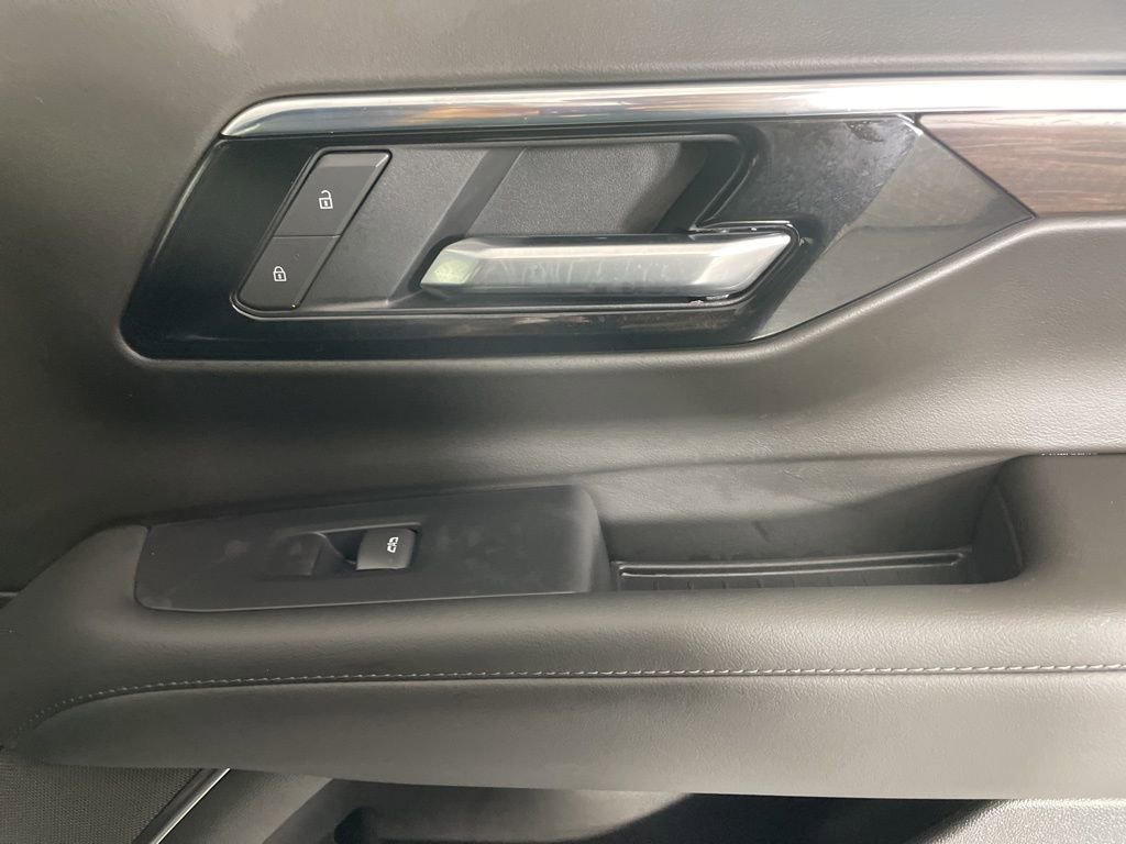 2025 Chevrolet Tahoe Z71 photo 12