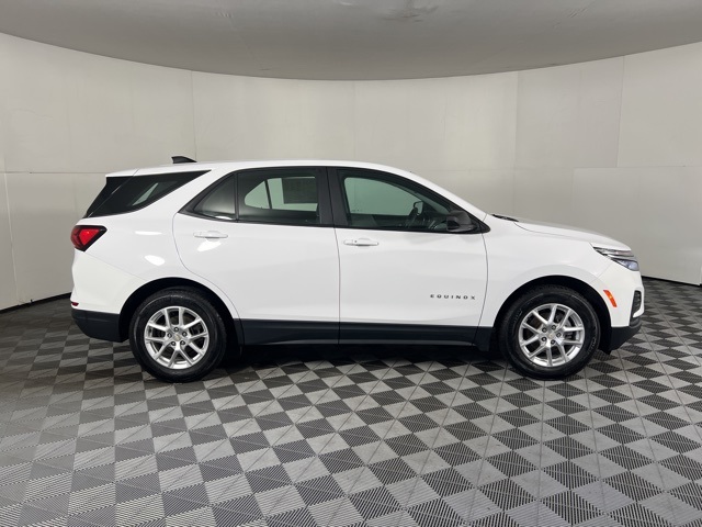 2023 Chevrolet Equinox LS photo 8