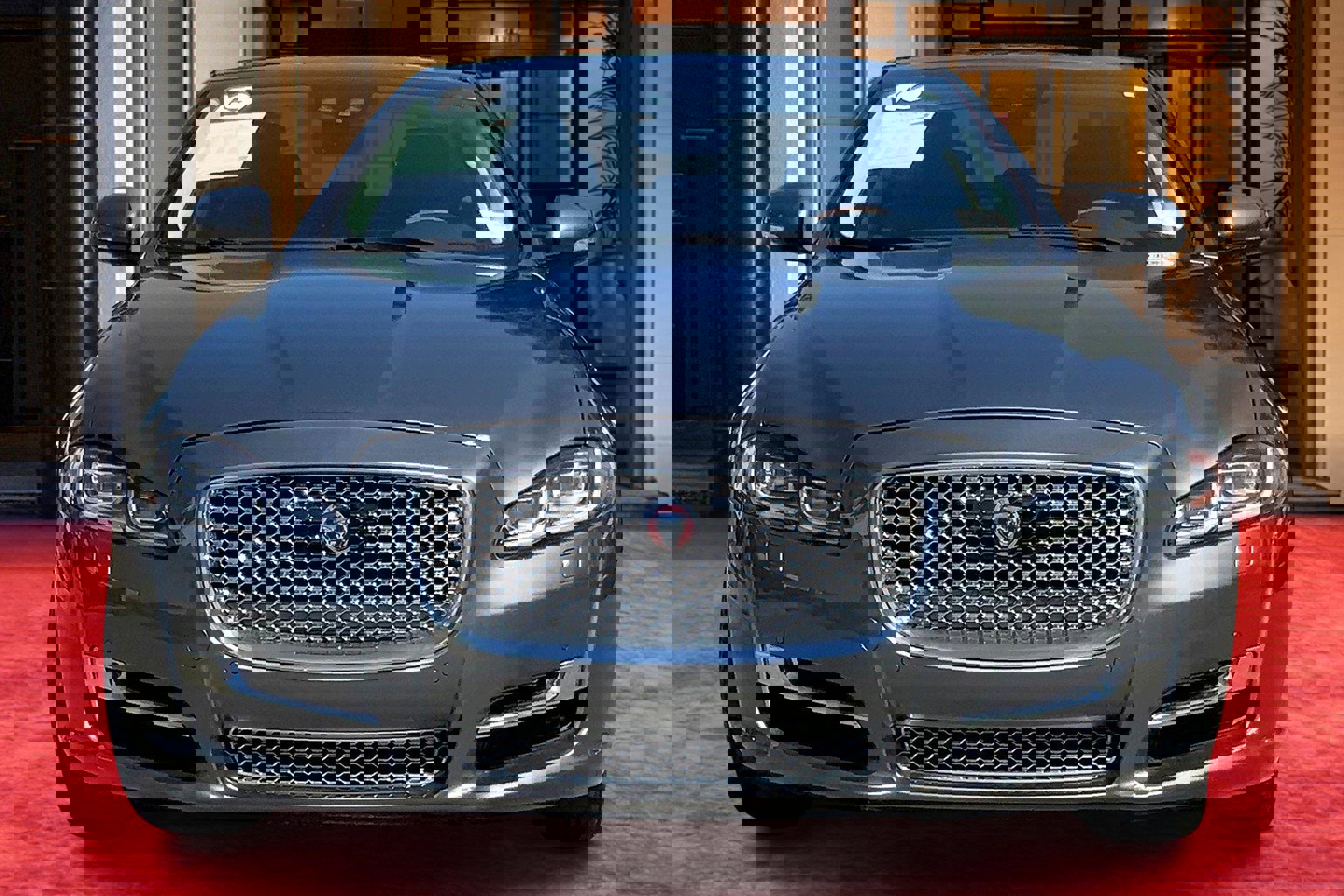 2019 Jaguar XJ XJL Portfolio photo 3