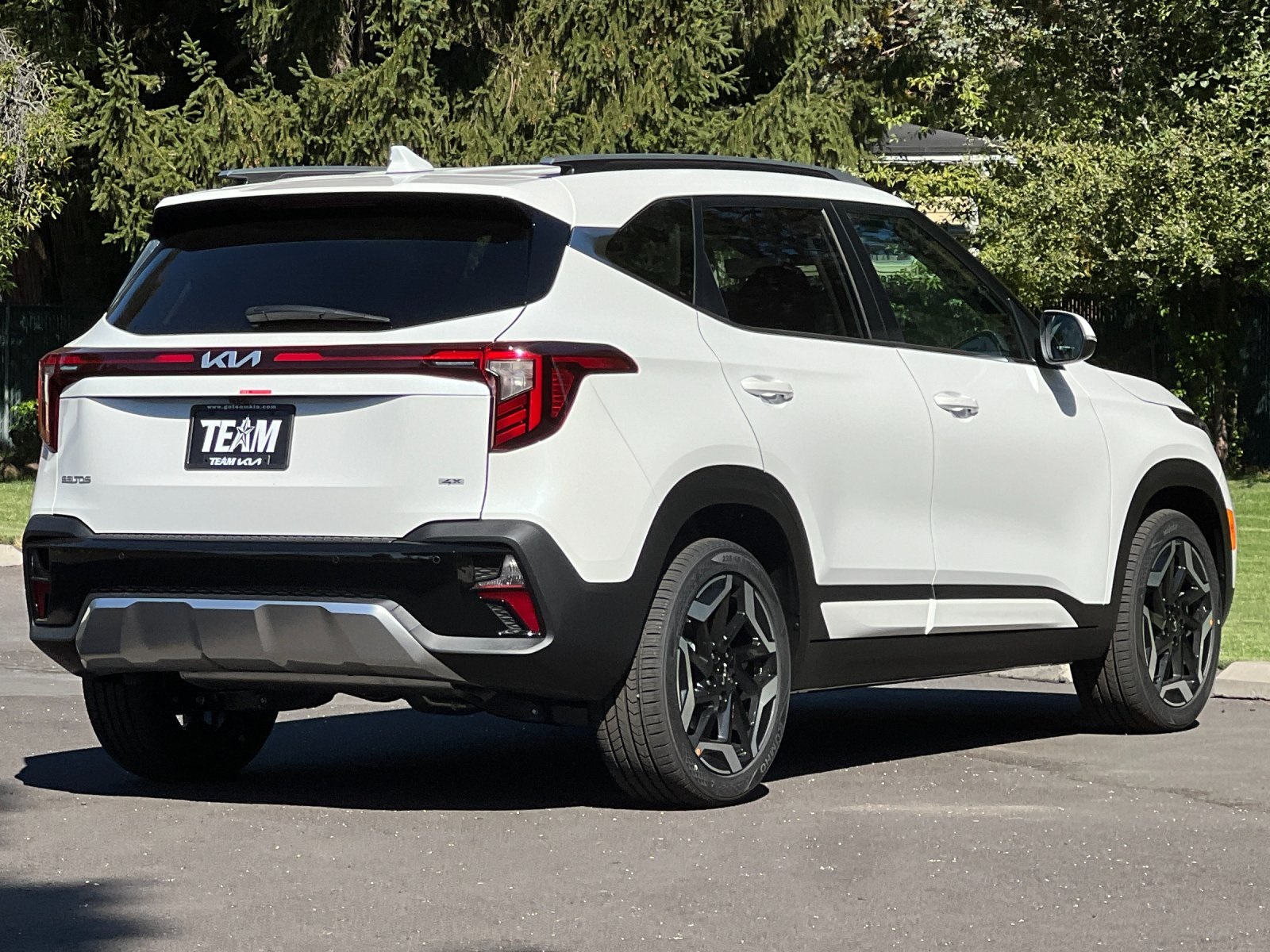 2026 Kia Seltos SX photo 4