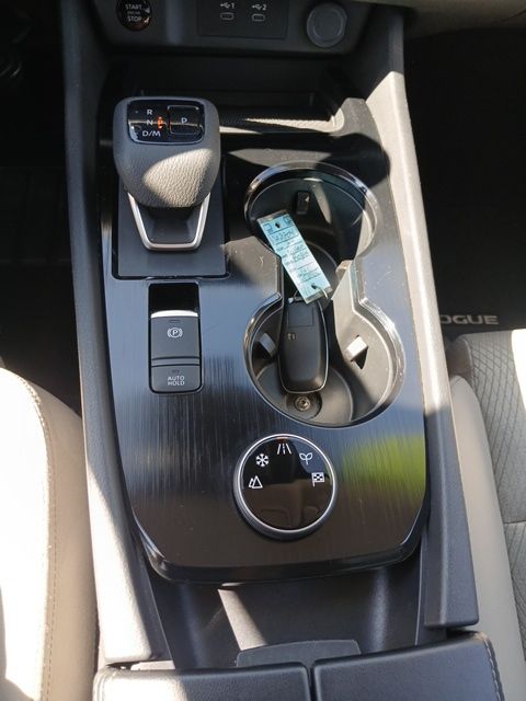 2024 Nissan Rogue SV photo 17