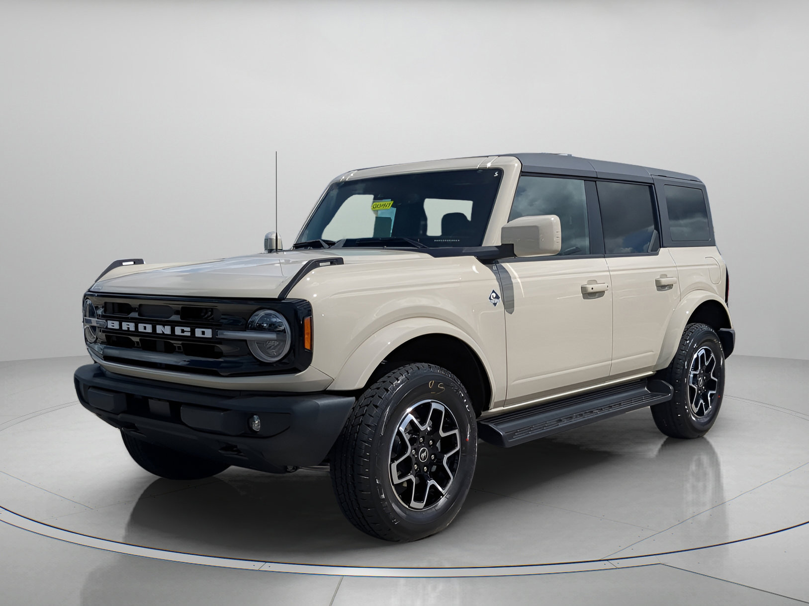 2025 Ford Bronco 4-Door Outer Banks's photo