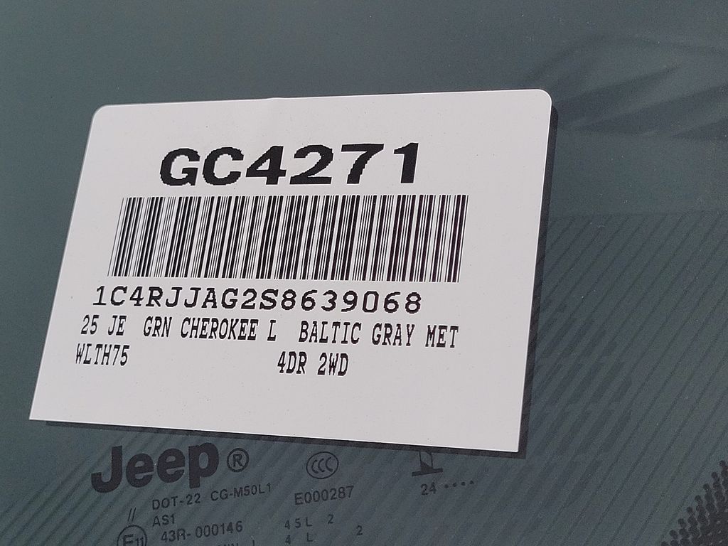 2025 Jeep Grand Cherokee Laredo X photo 14