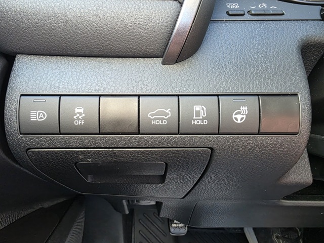 2024 Toyota Camry SE photo 18