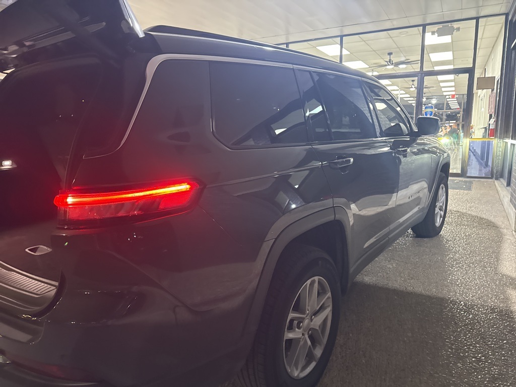 2024 Jeep Grand Cherokee Laredo photo 3