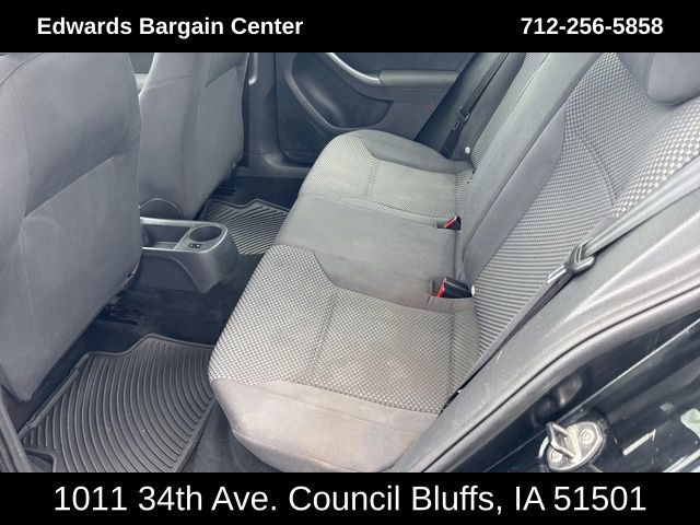 2011 Volkswagen Jetta 2.0 Base photo 10