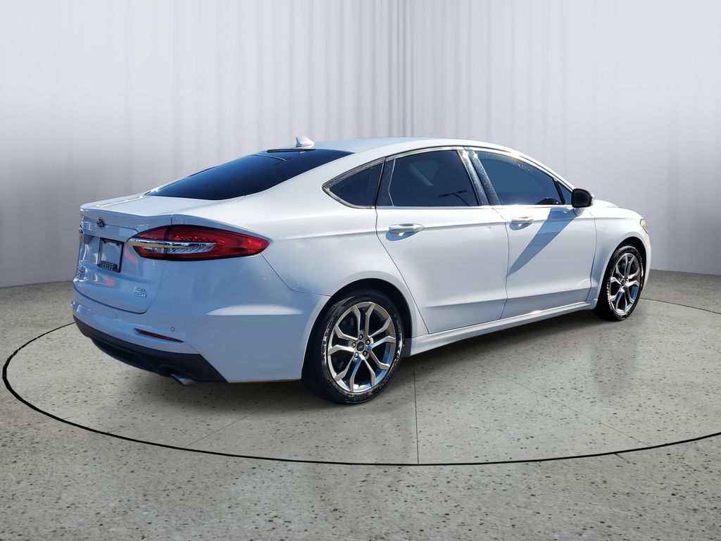 2020 Ford Fusion SEL photo 4