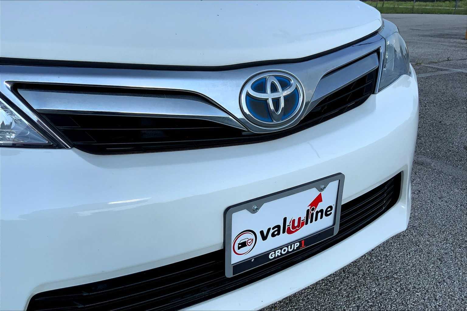 2014 Toyota Camry Hybrid XLE photo 27